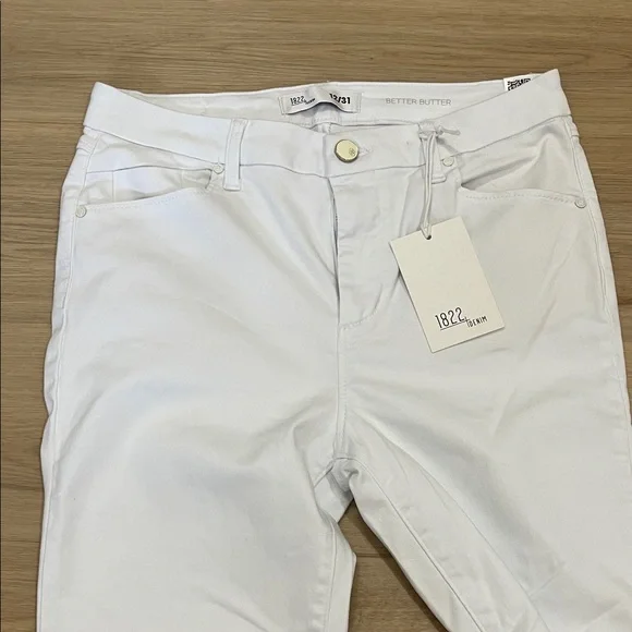 1822 Denim Women's Crisp White Straight Leg Jeans - Picture 4 of 4